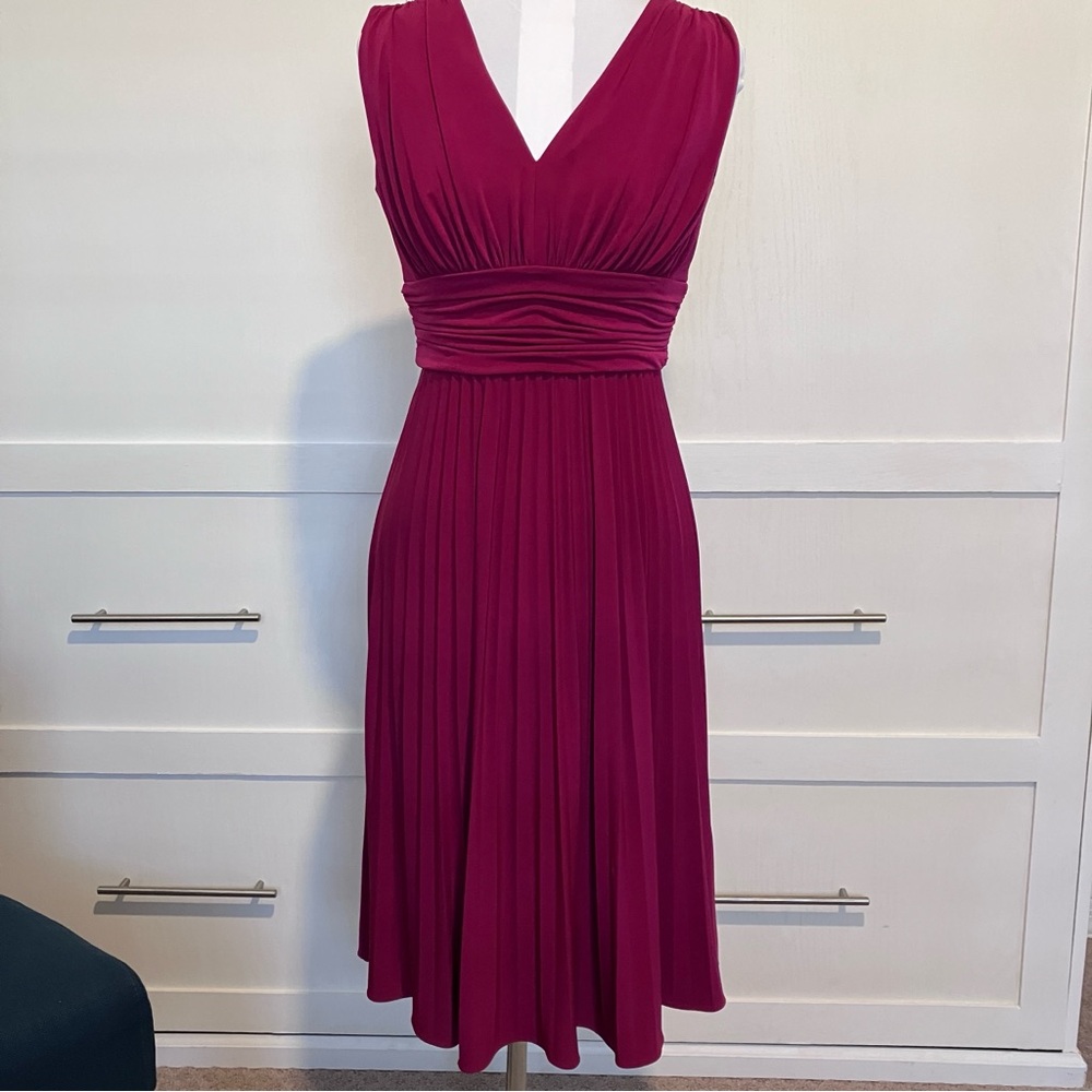 Suzi Chin for Maggy Boutique Red Ruched Sleeveless V-Neck Midi Dress, 2
